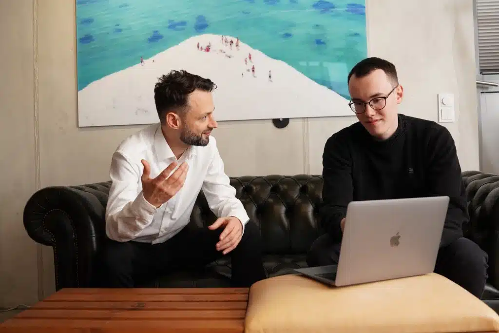 Sascha Döschner und Enzo Minkoley sprechen über positive Kundenergebnisse